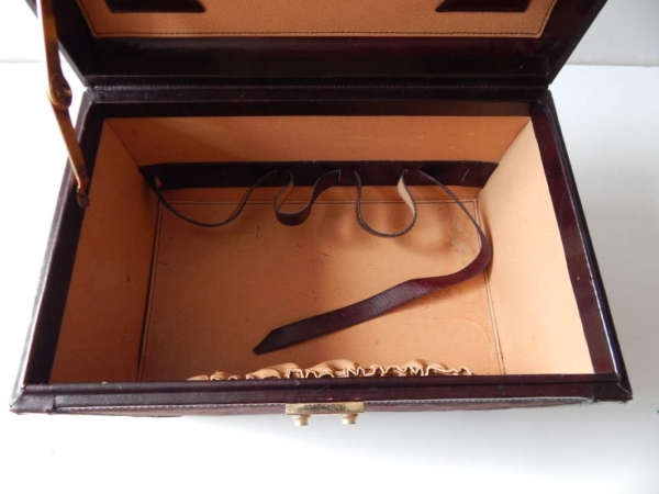 Ferrari 1970s Cavallino Luggage Vanity Case