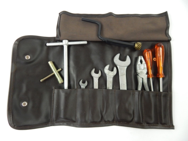 Ferrari 246 Dino Complete Tool & Jack Kit
