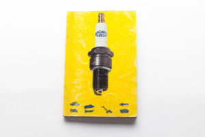 1982 Magneti Marelli Spark Plug Handbook Manual Ferrari 208 308 400 512