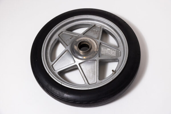 1973-84 Ferrari 365 GT4 BB 512 BB BBi Space Saver Spare Wheel 3 1/4B x 19