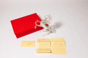 2007 Ferrari Cavallino Large Murano Glass Prancing Horse Christmas Gift Set with Luca di Montezemolo Letter