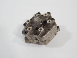 Ferrari 400i 512BBi Bosch Fuel Distributor 0438100055